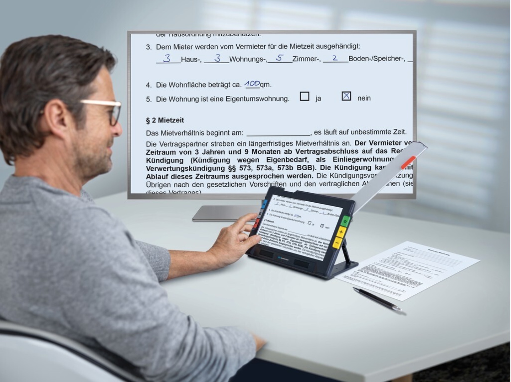 Schweizer eMag 100 HD - elektronische Lupe in Tablet-Größe